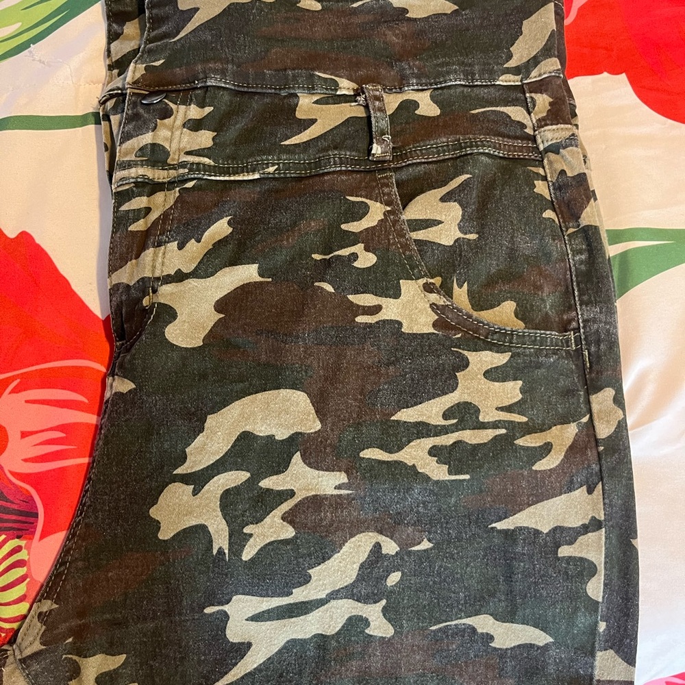 Womens Camo super high rise denim jeans